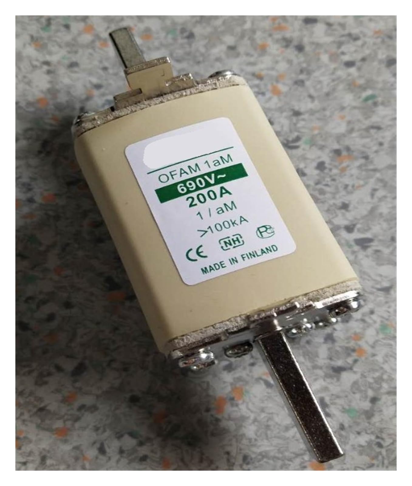 Fusible OFAA2H200 200A protège efficacement vos réseaux électriques
