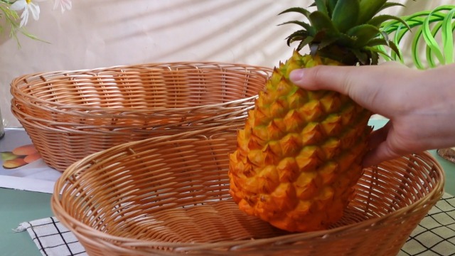 Tioncy 6 Pcs Wicker Bread Basket With Handles Handwoven Oval Plastic