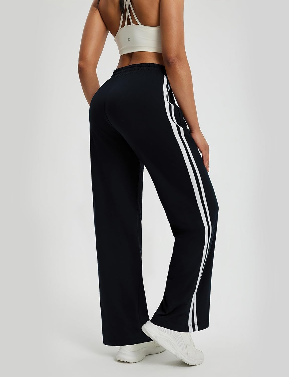 baleaf Women's Fleece Lined Pants Wide Leg Track Pants with Zipper Pockets Loose Fit Straight Leg Pull on Pants for Winter - Image 2