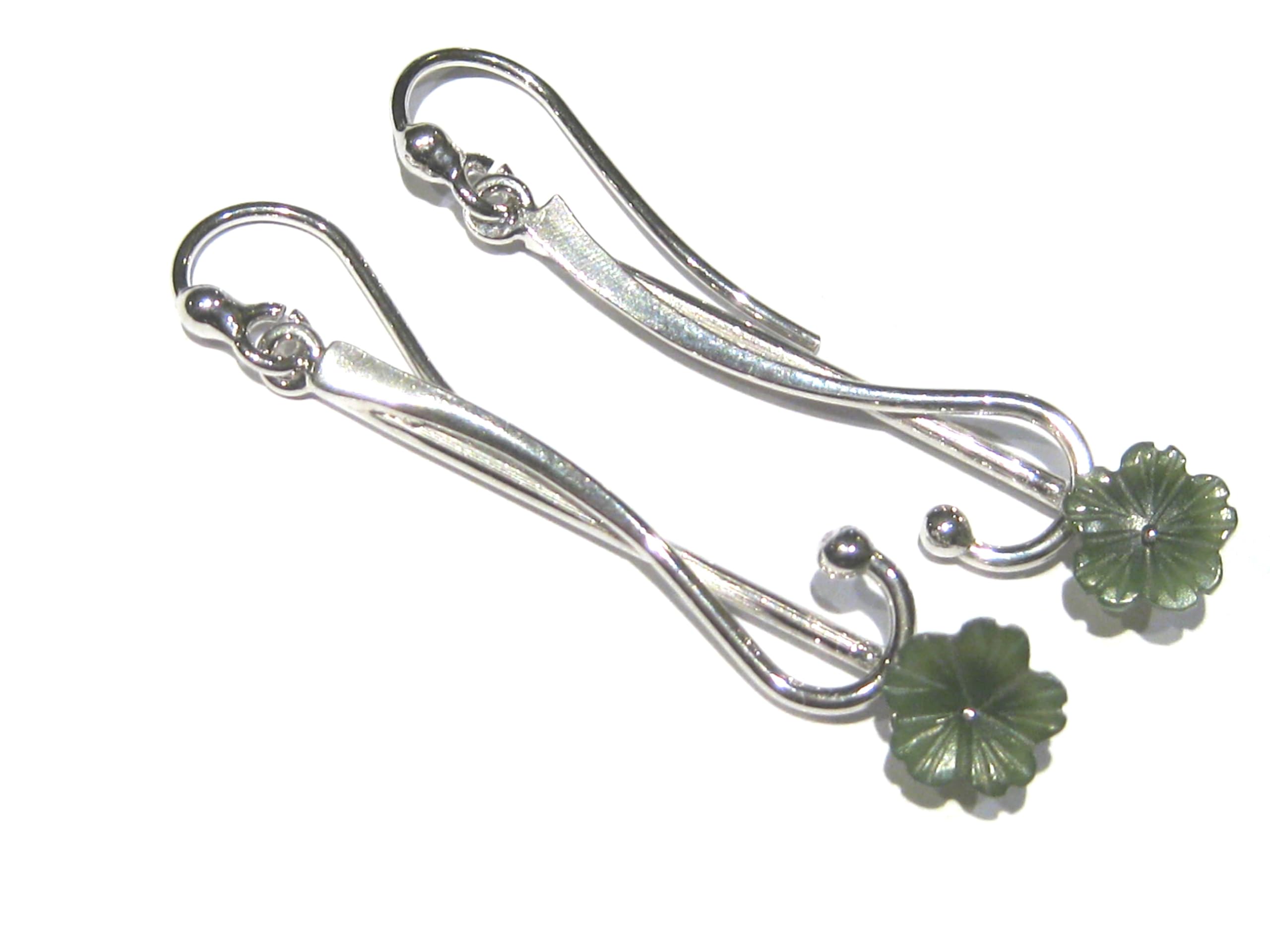 Boucles d'oreilles jade fleur argent 925 vert pour un look bohème