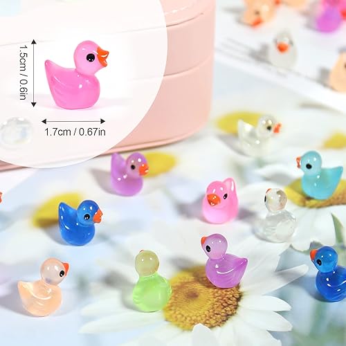Miniatura 3 de Darovly 150 mini patos de resina luminosos, patos en miniatura de resina brillante, para decoración de pasteles, casa de muñecas, manualidades,
