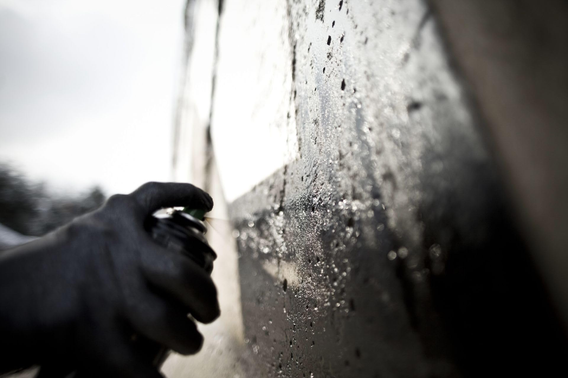 Montana TARBLACK + Silverchrom | 6 x 600ml Hochdruck Spraycans | Winterfest | Optimale Leistung auch bei kaltem Klima!