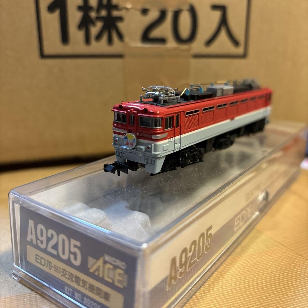 Micro Ace ED76 551 locomotive électrique N Gauge aux détails d'exception