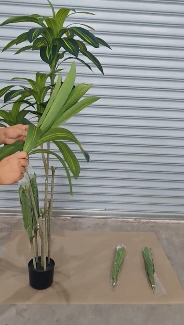 Amazon.com: ZEEOZE 6Ft Dracaena Plant Artificial Tree Fake