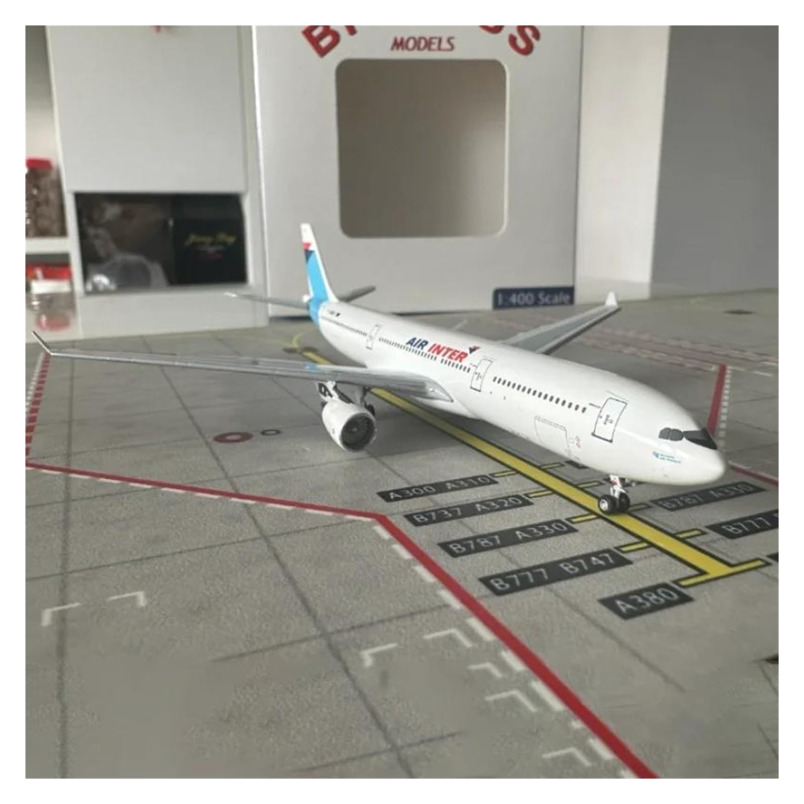 Aereo in Metallo pressofuso Scala 1/400 per A330-300 Diecast Airlines Aereo Avion Metallo Pittura Reale Modello di Aereo dell'aviazione Civile Regali per Raccolta ed Esposizione