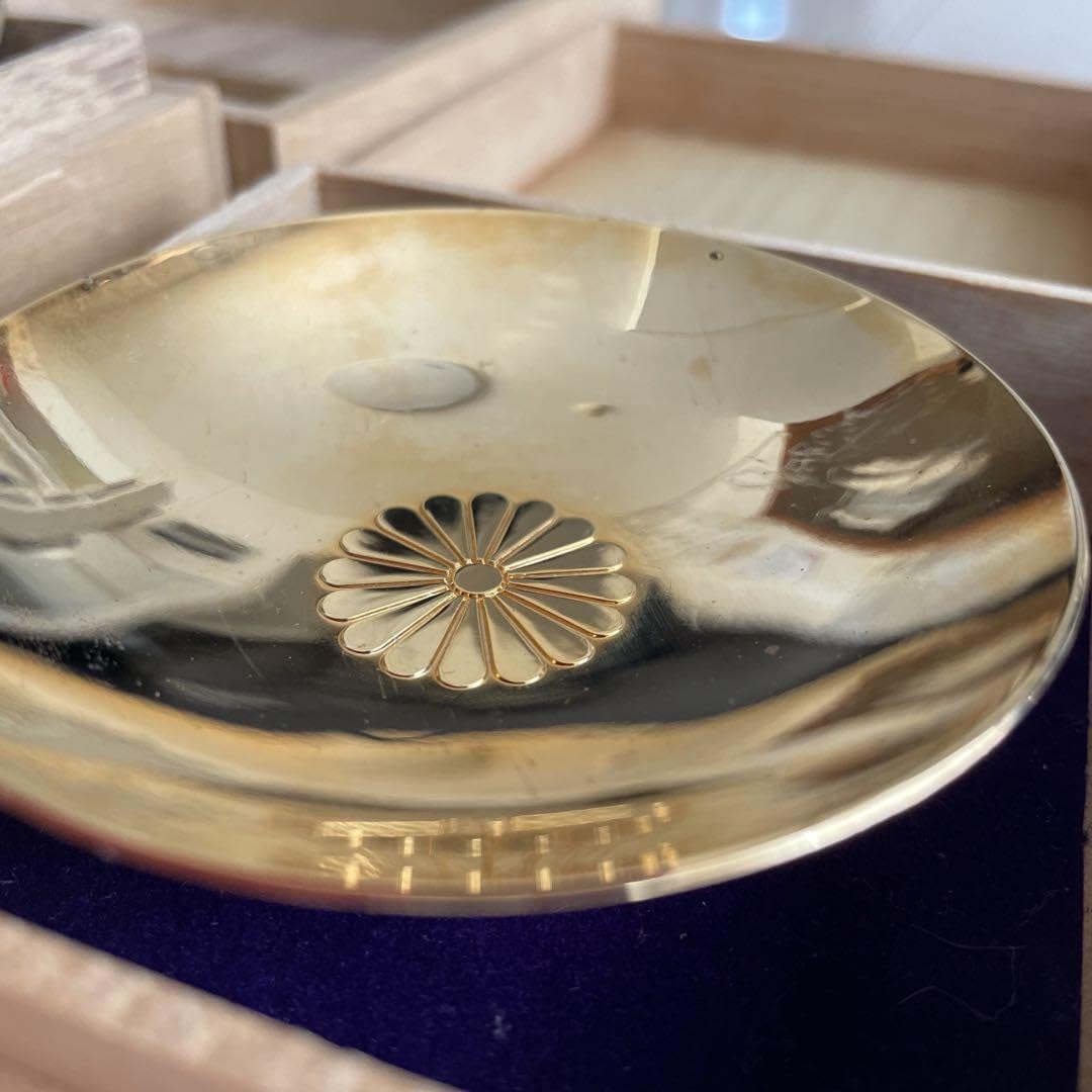 Amazon.co.jp: 天皇陛下喜寿奉祝記念金杯 菊の紋 24KGP その他4