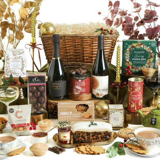Winter Wonders Christmas Hamper Gift – Artisan Christmas Hamper for Couples, Friends & Family – Red Wine Hamper with Prosecco, Luxury Mince Pies & Festive Treats – Clearwater Hampers & Gourmet Gifts