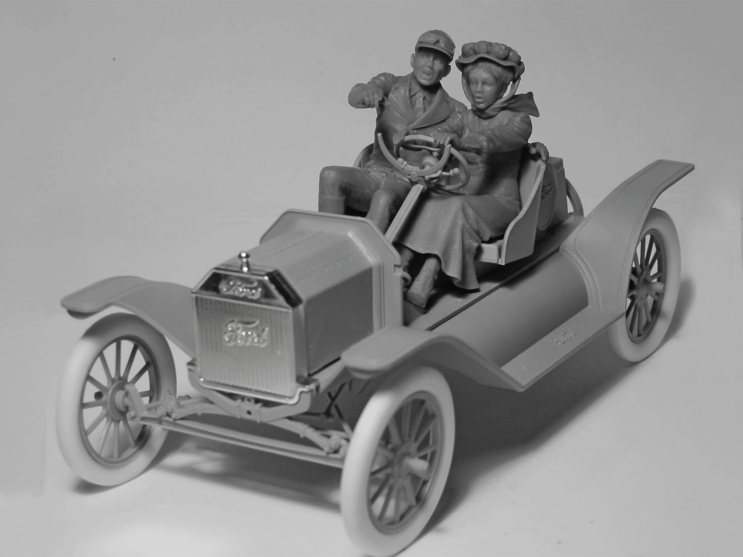 Amazon | ICM 1/24 T型フォード 1913 スピードスター w/ドライバー