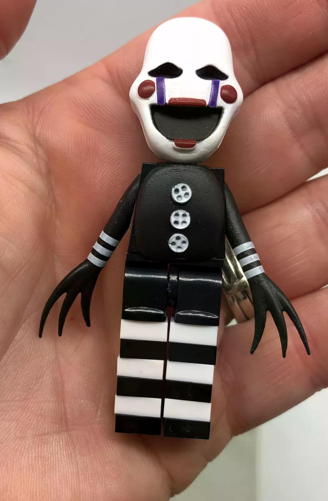 パペットとフィギュアセット＋プレゼント Amazon.co.jp: マクファーレントイズ FNAF ファイブナイツアット