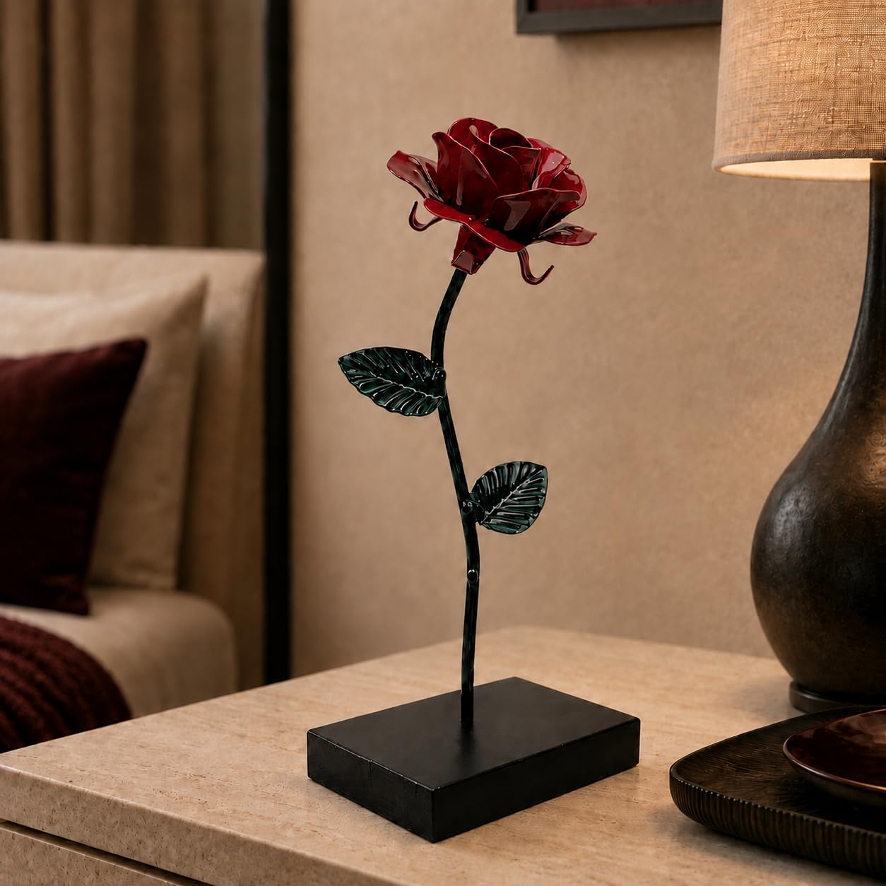 Czerwona Wieczna Róża z Kutego Żelaza, Czarna Podstawa, 23 cm