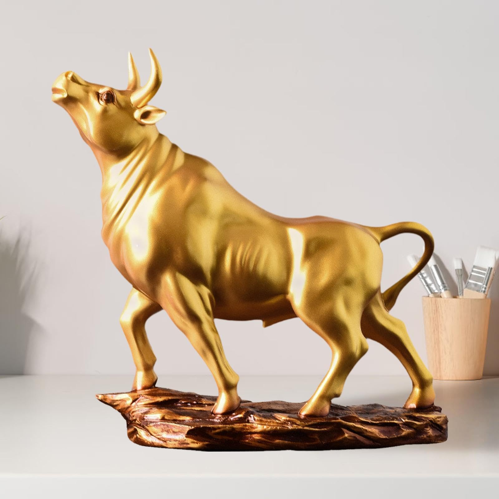 雄牛像 木製 置物 約33cm 約5.7kg くす一木彫 彫刻 雄牛像 白木仕上げ 高さ約33cm 〜逞しい雄牛を台座