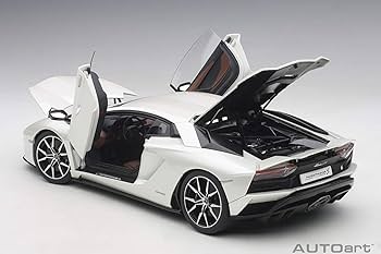 オートアートアベンタドールS　ランボルギーニ1:18ホワイト Amazon | AUTOart 1/18 ランボルギーニ アヴェンタドール S パール