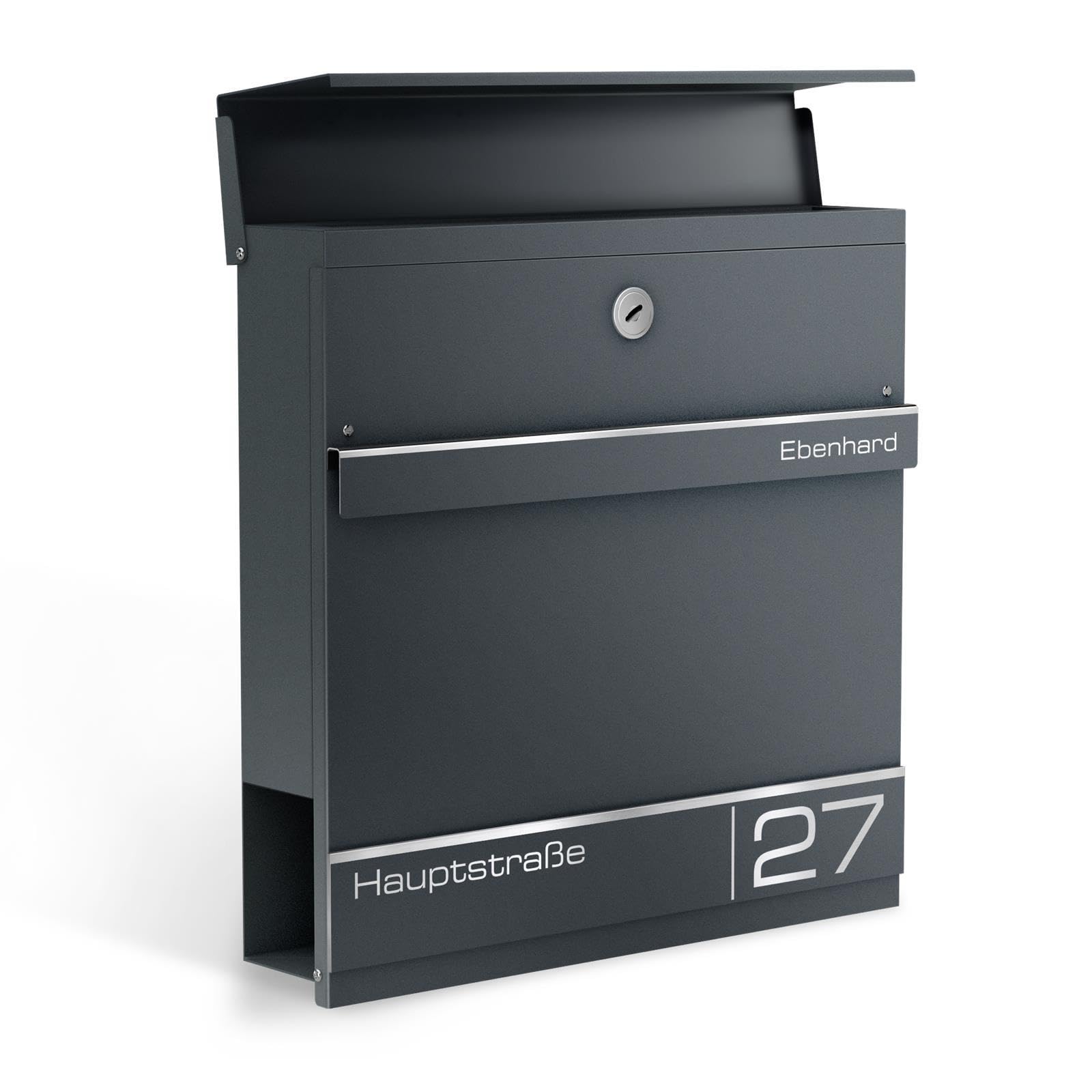 Metzler Briefkasten Personalisierbar Anthrazit RAL 7016 - mit Zeitungsfach - Wandbriefkasten mit Edelstahl Namensschild und Hausnummer Lesergravur - UV-beständig und Rostfrei (Mit Gravur) - Herrmann