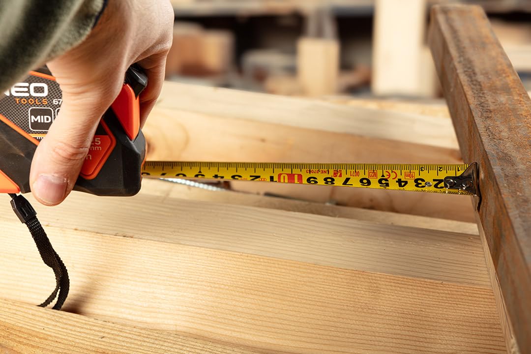 NEO TOOLS Profesjonalna taśma miernicza 3 m – nylonowa taśma stalowa – haczyki magnetyczne – przyciski zatrzymania – automatyczne zatrzymywanie taśmy – szerokość taśmy 16 mm – dokładność MID