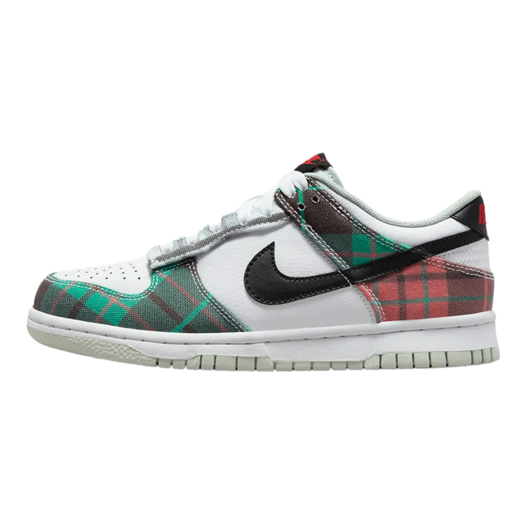 Nike Boys' Dunk Low SE Sneakers