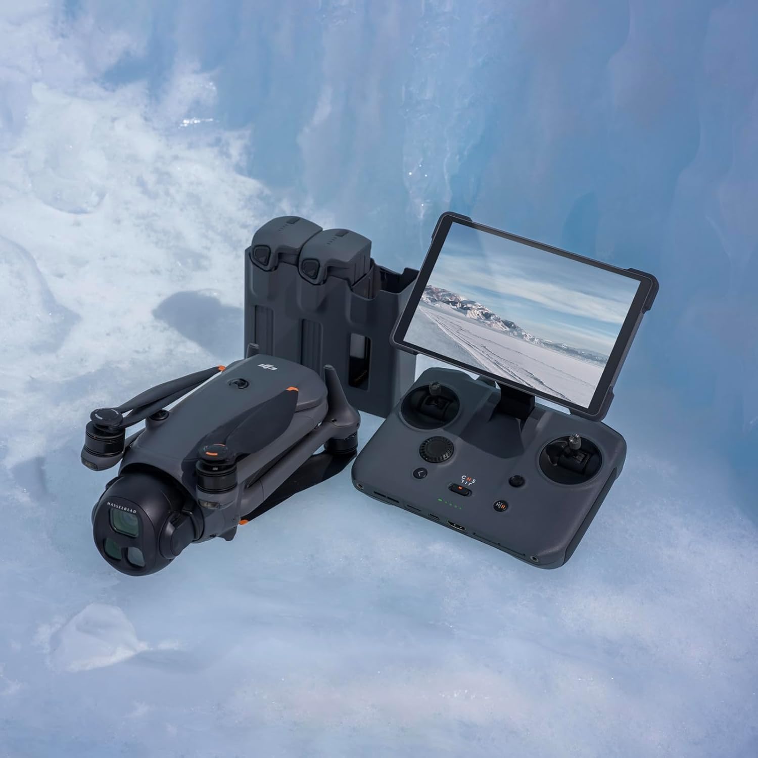 DJI Mavic 4 Pro Combo Creator 512 GB con DJI RC Pro 2, drone con tripla fotocamera dotato di fotocamera Hasselblad da 100 MP con CMOS 4/3, volo fino a 51 minuti, tre batterie, hub di ricarica e altro