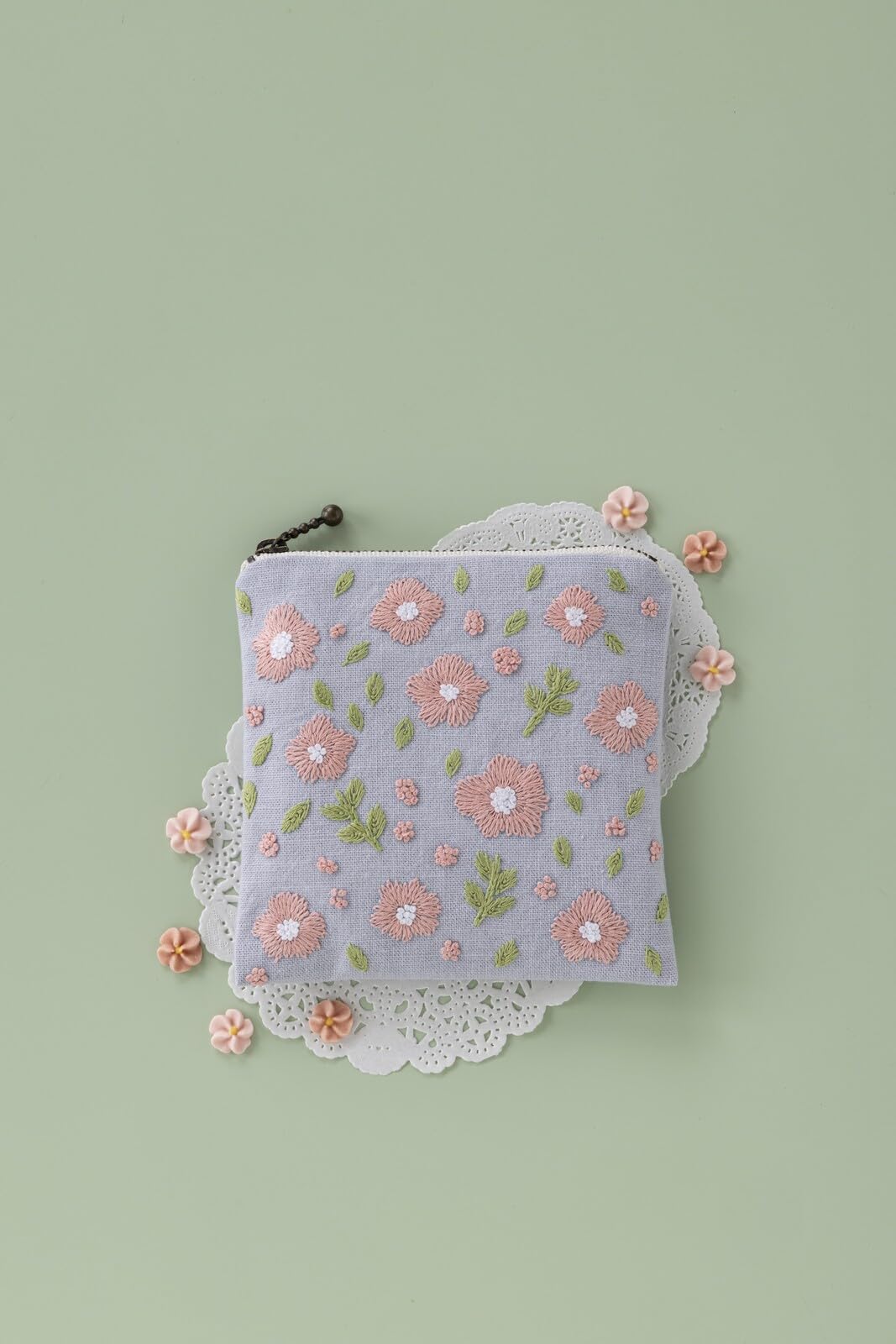 Amazon | 戸塚刺しゅう×星燈社 はまなすの花刺繍スクエアポーチキット