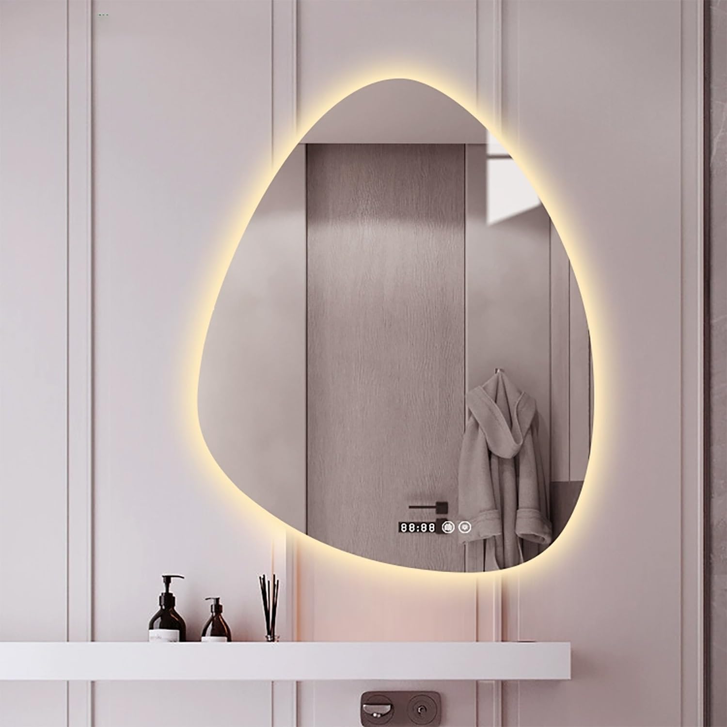 Miroir irrégulier sans cadre avec système antibuée actif pour salle de bain