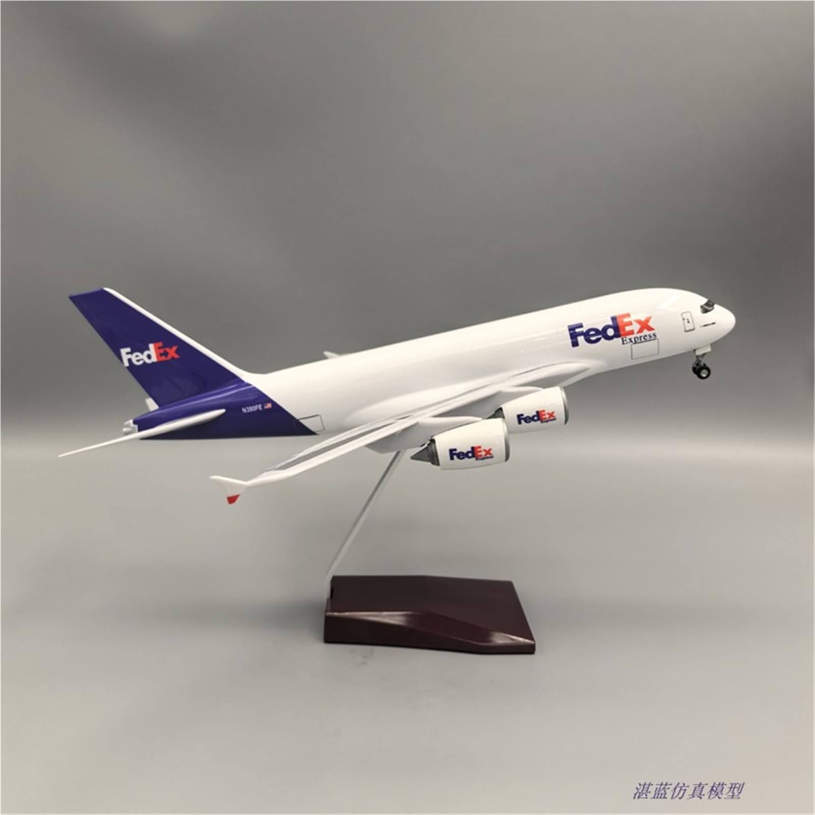 Modello Ridotto Aereo Aereo in Metallo Pressofuso da 36 Cm, Scala 1:200, Modello di Aereo Passeggeri Cargo for FedEx A380 con Ruote Aerei Modellini in Scala(with Light)