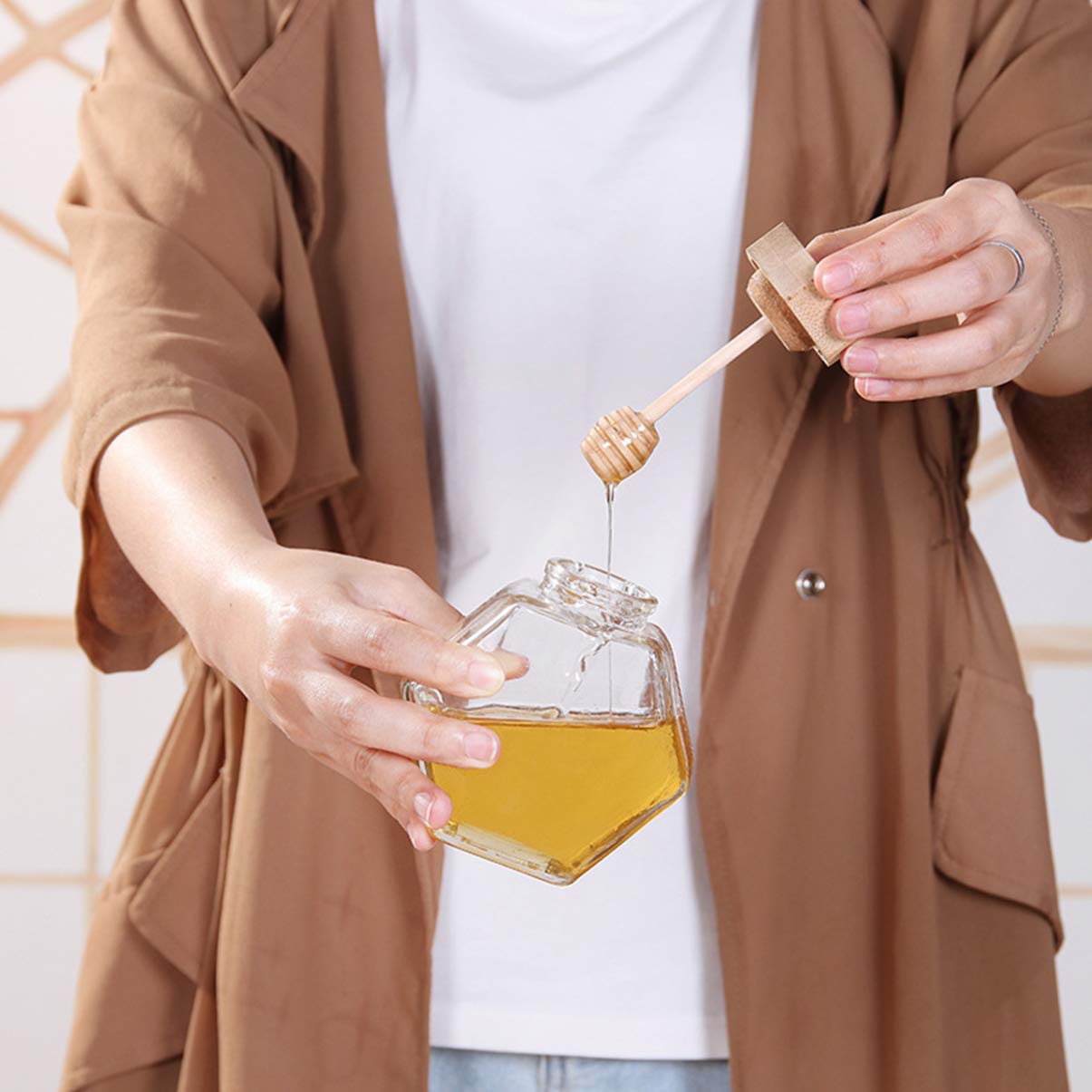 Cabilock 2pcs Clear Honey Glass Jar Sealed Storage Containers with Lids Capacity for Honey Jam and Preserves and Kitchen Accessory