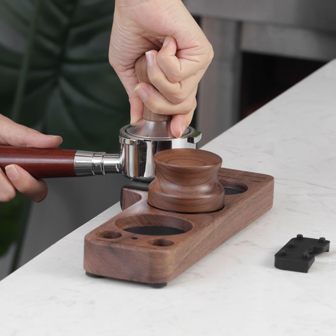 Estación de apisonamiento compacta, base de estación de manipulación de espresso, soporte para portafiltros de café de madera para accesorios de máquina de espresso de 51/54/58 mm