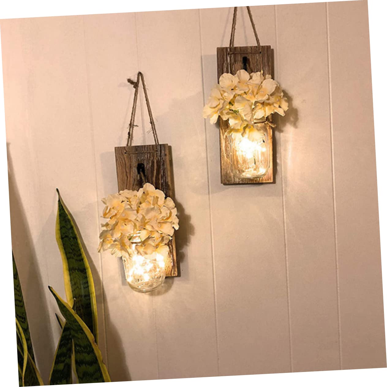 Dekorative Wandleuchte aus Glas und Holz für Festliche Wanddeko