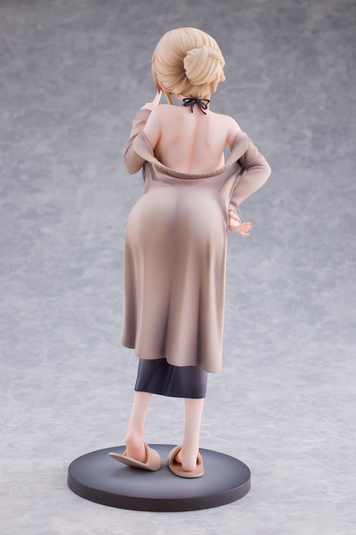 イヴリン・ケレブリアン 1/6 PVC製塗装済み完成品 イヴリン・ケレブリアン 1/6スケール PVC製 塗装済み 完成品