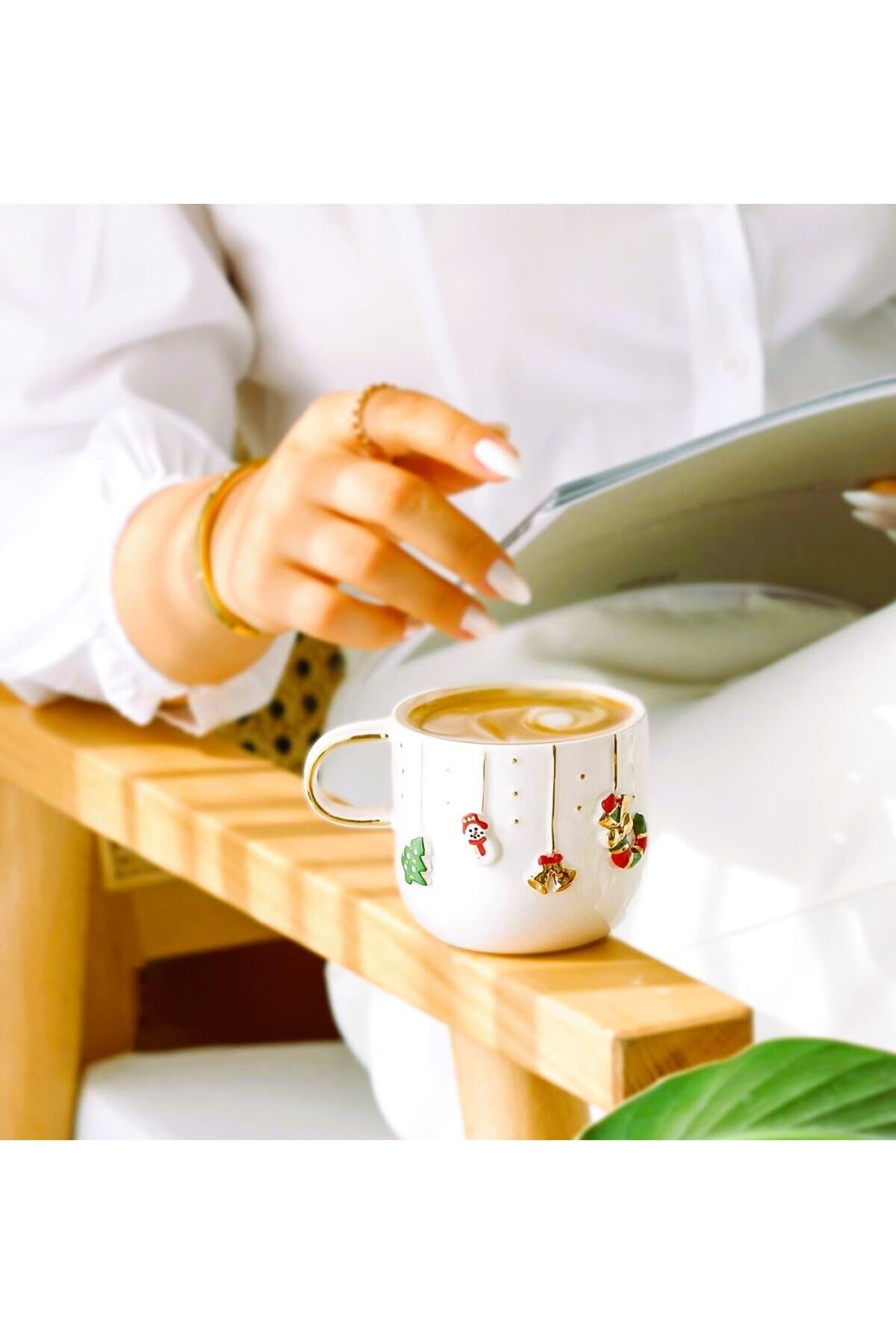 Celine's Wonders Kabartmalı 24 Ayar Altın Dekorlu El Yapımı Kupa 300 ml Yılbaşı Kupa Christmas Mug Yılbaşı Fincan 1 Adet