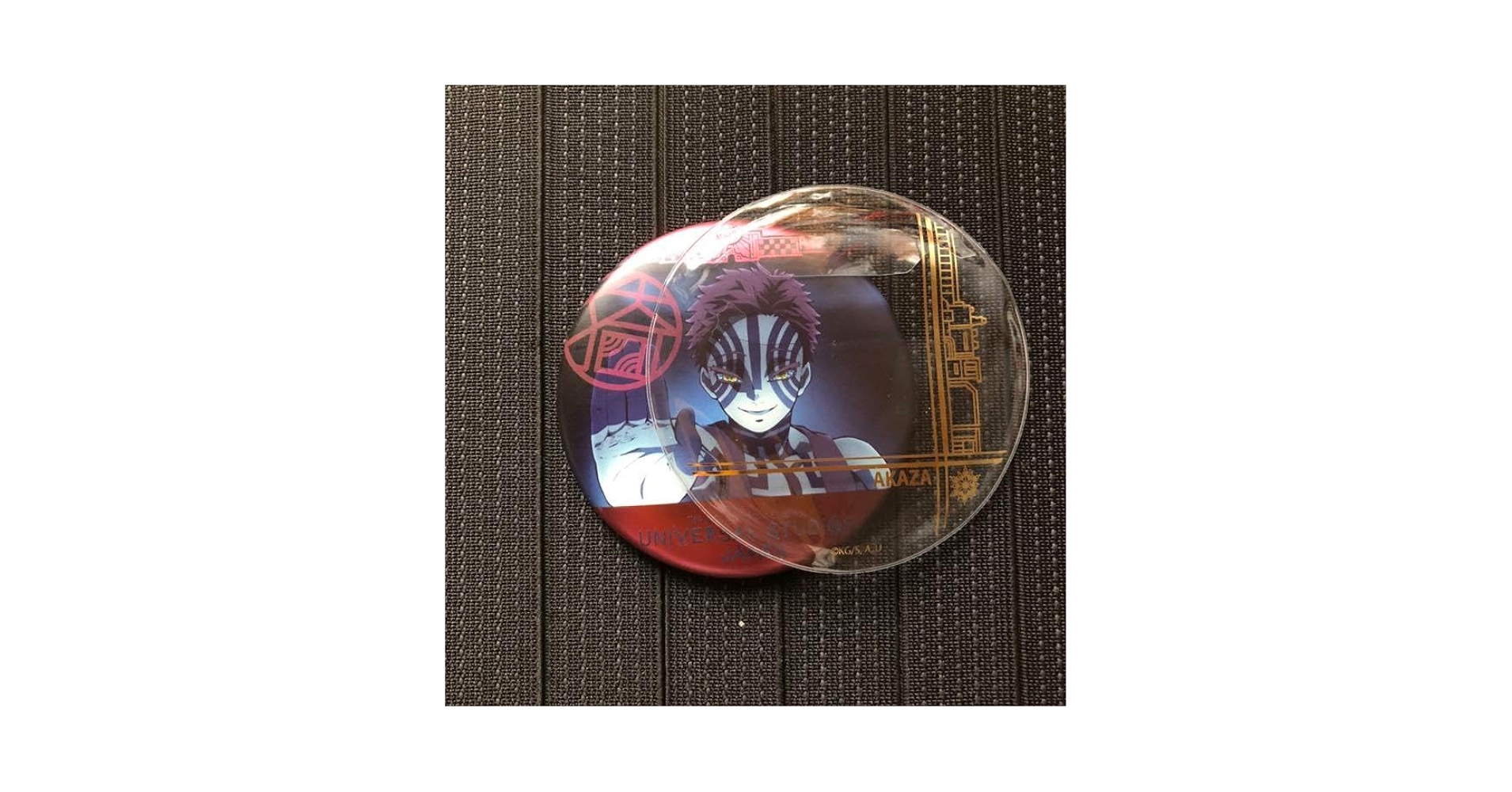 Amazon | 鬼滅 USJ コレクタブル缶バッジ 猗窩座 | バッジ