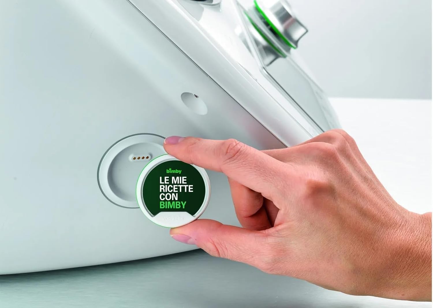 VORWERK BIMBY TM5 Rigenerato come Nuovo – Robot da Cucina Multifunzione con Touchscreen a Colori, Modalità Guidata e Manuale, Bilancia Integrata, Motore 500W e Boccale 2L – Garanzia e Assistenza