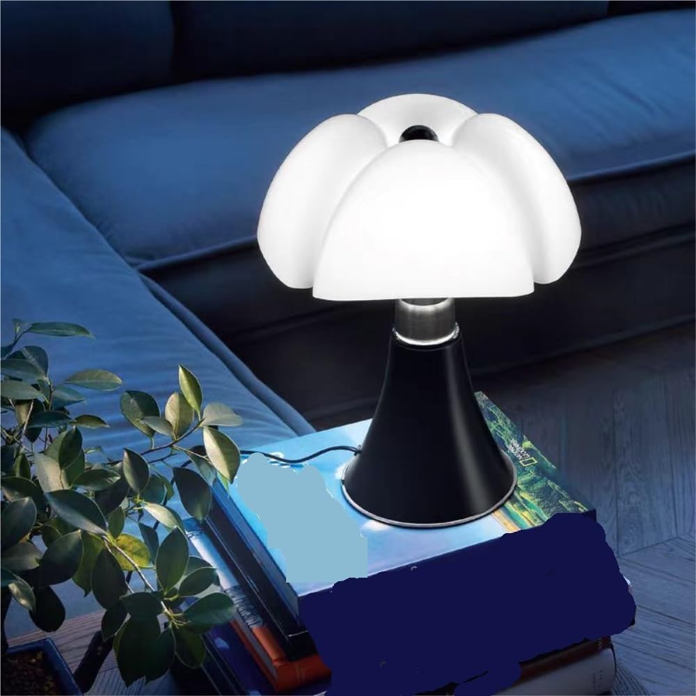 Lampada da tavolo di metà secolo, luce ambientale moderna sul | Metà del secolo, design italiano, base in metallo, luce ambientale, arredamento della