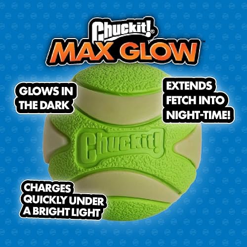 Miniatura 4 de Chuckit! Max Glow Ball - Juguete para perro, extra grande (3.5 pulgadas de diámetro) para perros de más de 100 libras, paquete de 1