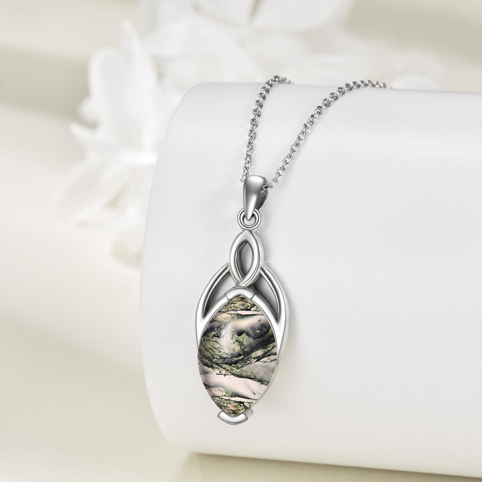 YAFEINI Keltische Mondstein Kette für Damen 925 Sterling Silber Mondstein Halskette Dreifaltigkeits Knoten Anhänger Schmuck Geschenk für Mädchen