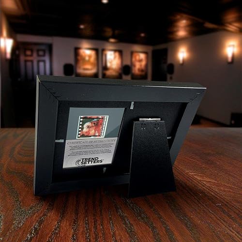 Miniatura 3 de The Gremlins - Póster de película de 1984 - Presentación de escritorio MiniCell de 7 x 5 pulgadas de FilmCells - Con clip de película de 1.378 in