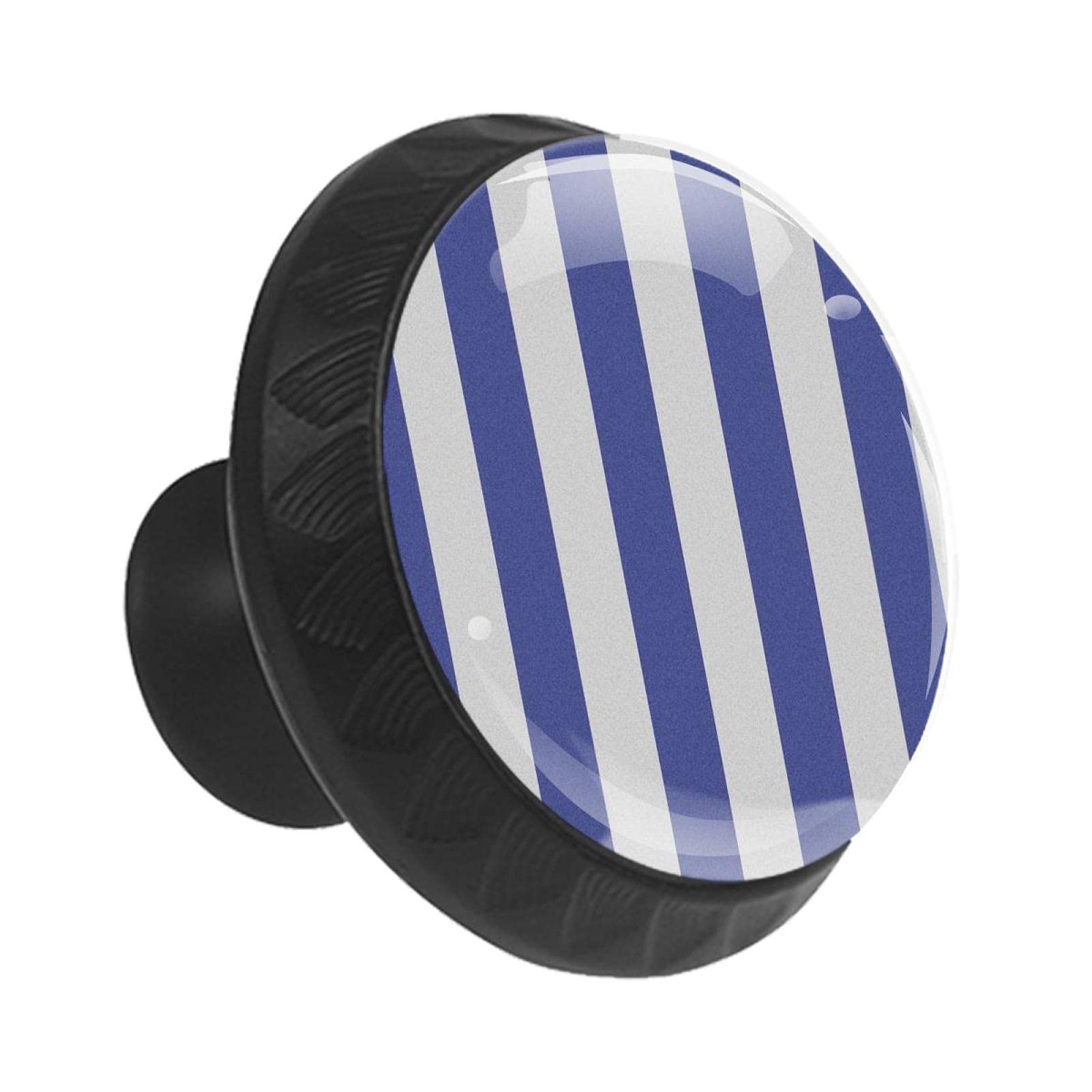 Boutons de tiroir bleu marine pour une décoration de cuisine style bord de mer