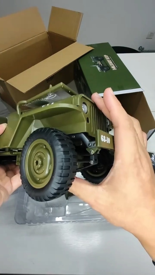 Amazon.com: Dodoore RC Military Truck, 1:10 Scale Remote Control