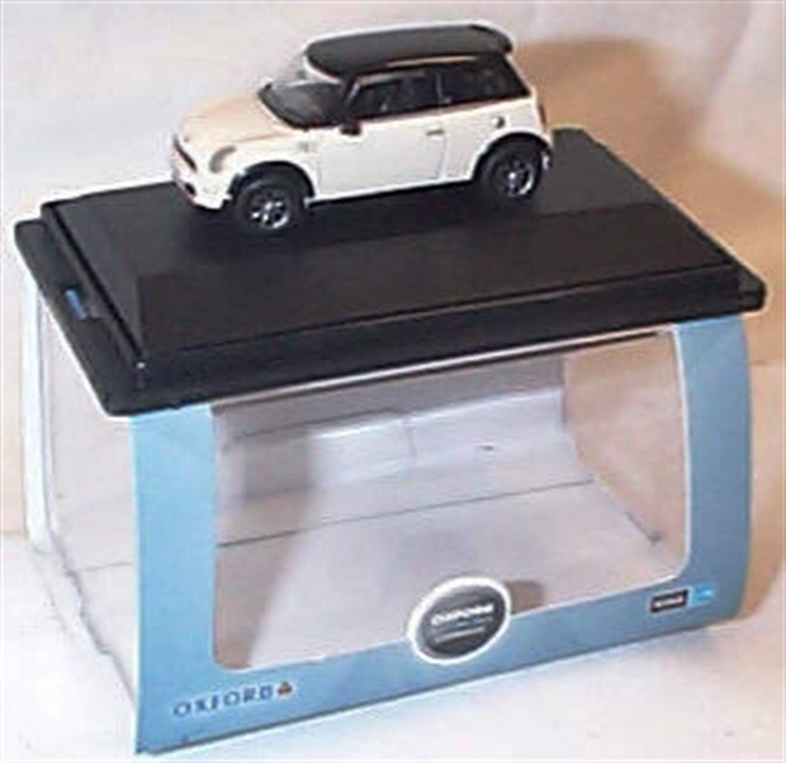 oxford pepper white new mini car 1.76 railway scale diecast model