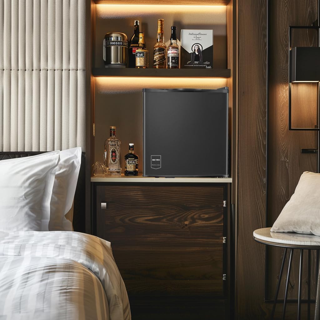METRO Professional Minibar GMB1025B, 25 L, 55 W, LED-Beleuchtung, 1 verstellbarer Einlegeboden, Umkehrbare Tür, Geräuscharm, Schwarz