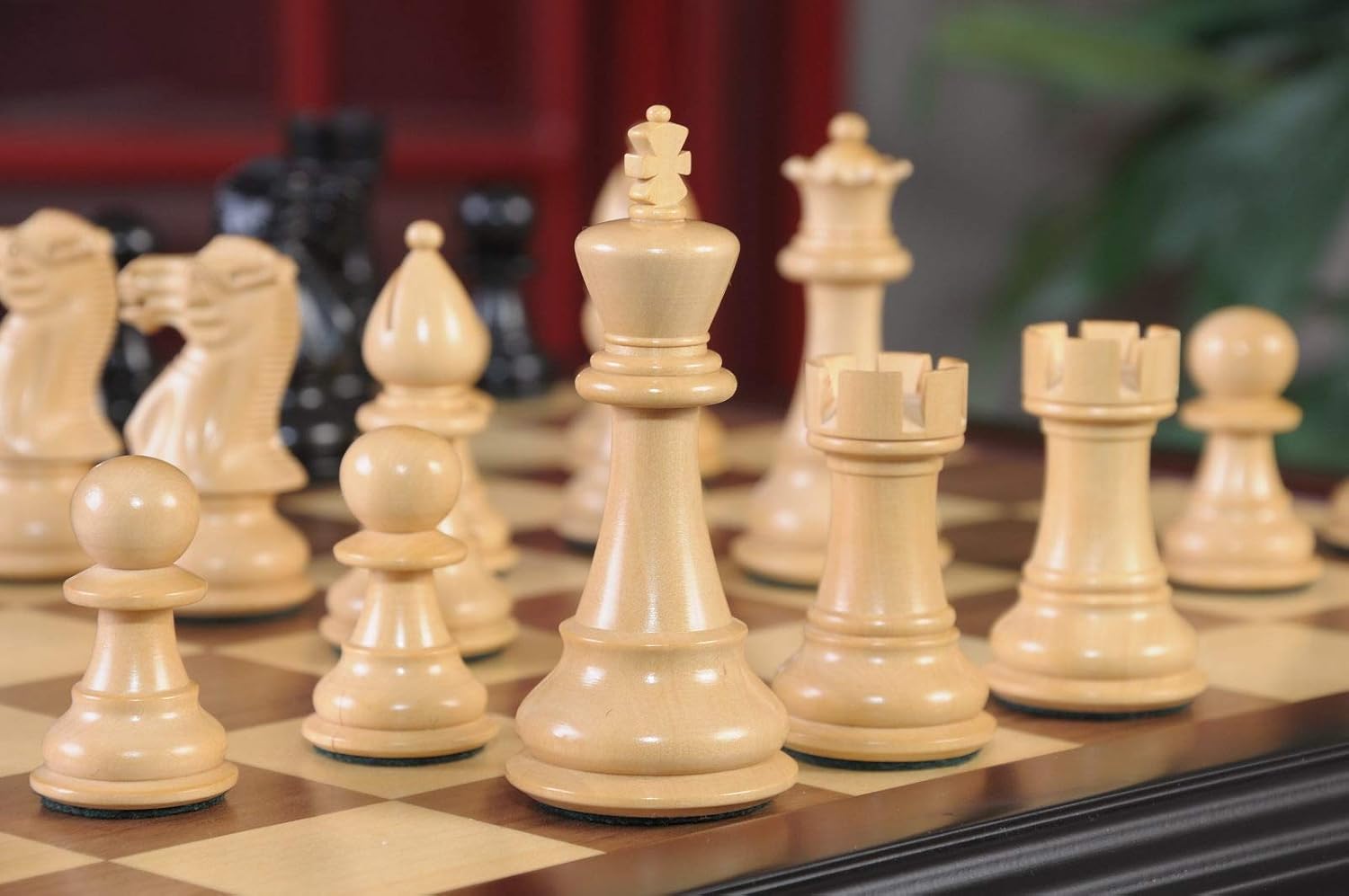 The House of Staunton The Classic Series Library Chess Set and Tiroir Combination