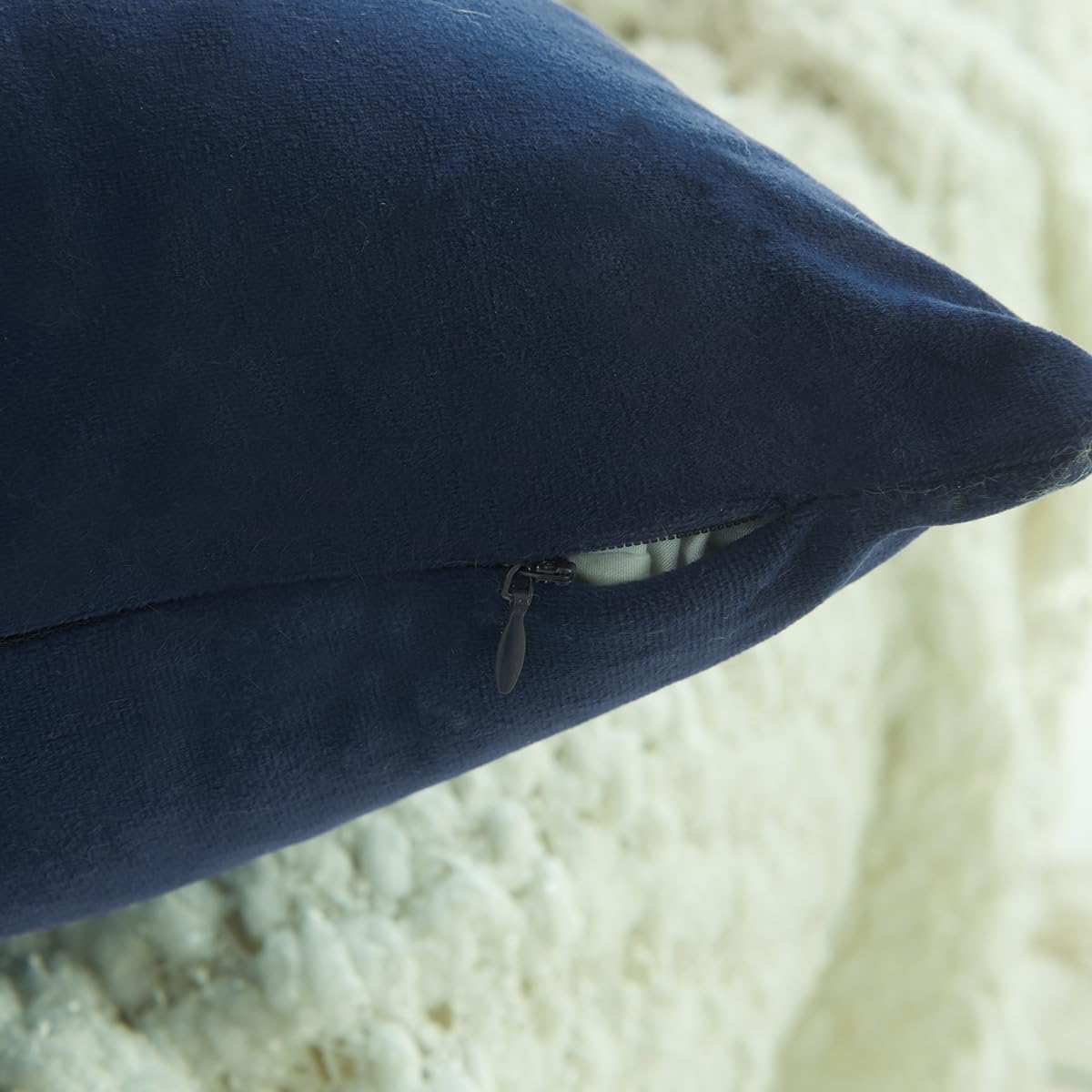 GONOVE Cushion Covers 50x50cm Decorative Modern Throw Pillow Case Pack of 2 Velvet Soft Pillow Cushion Covers Square Navy Blue Pillowcase for Livingroom Sofa Bedroom - Image 4