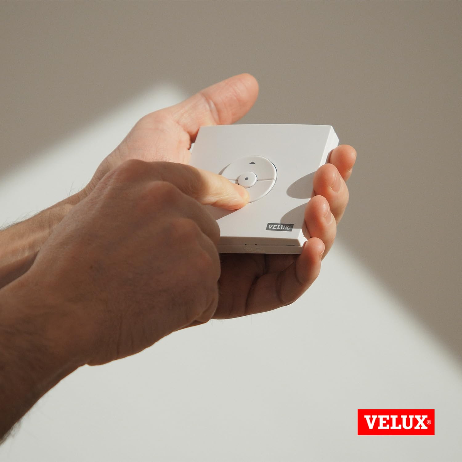 VELUX Piezas de repuesto para ventana de techo - Interruptor de pared KLI 310 WW - Universal para eléctrico - Productos solares como ventanas de techo, motores de ventana, protección