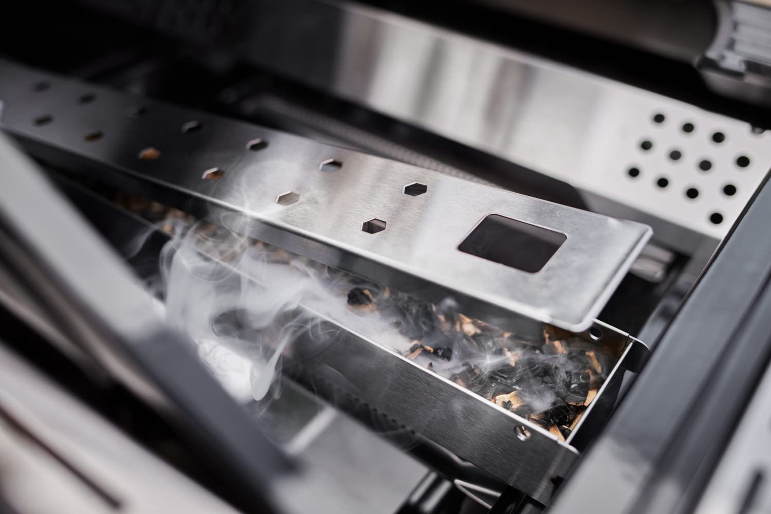 RÖSLE Coffret de fumage VIDERO acier inoxydable, boîte de fumage de qualité supérieure pour obtenir un arôme fumé dans un barbecue à gaz, acier inoxydable 18/10