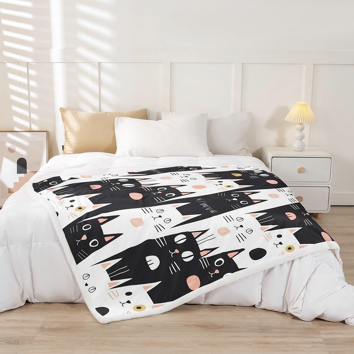 Cartoon Cats Kids Flannel Blanket,Abstract Black and White Cat Print Fuzzy Blanket for Children,Kawaii Family Pet Animal Polyester Throw Blanket for Couch, Twin Size (60 x 80 Inch)