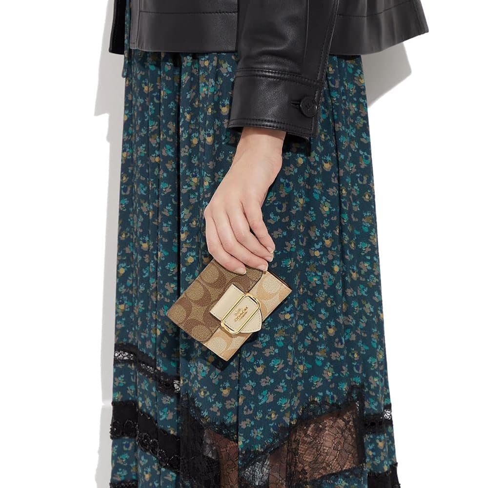 Amazon.com: COACH Women's Small Morgan Wallet (Blocked