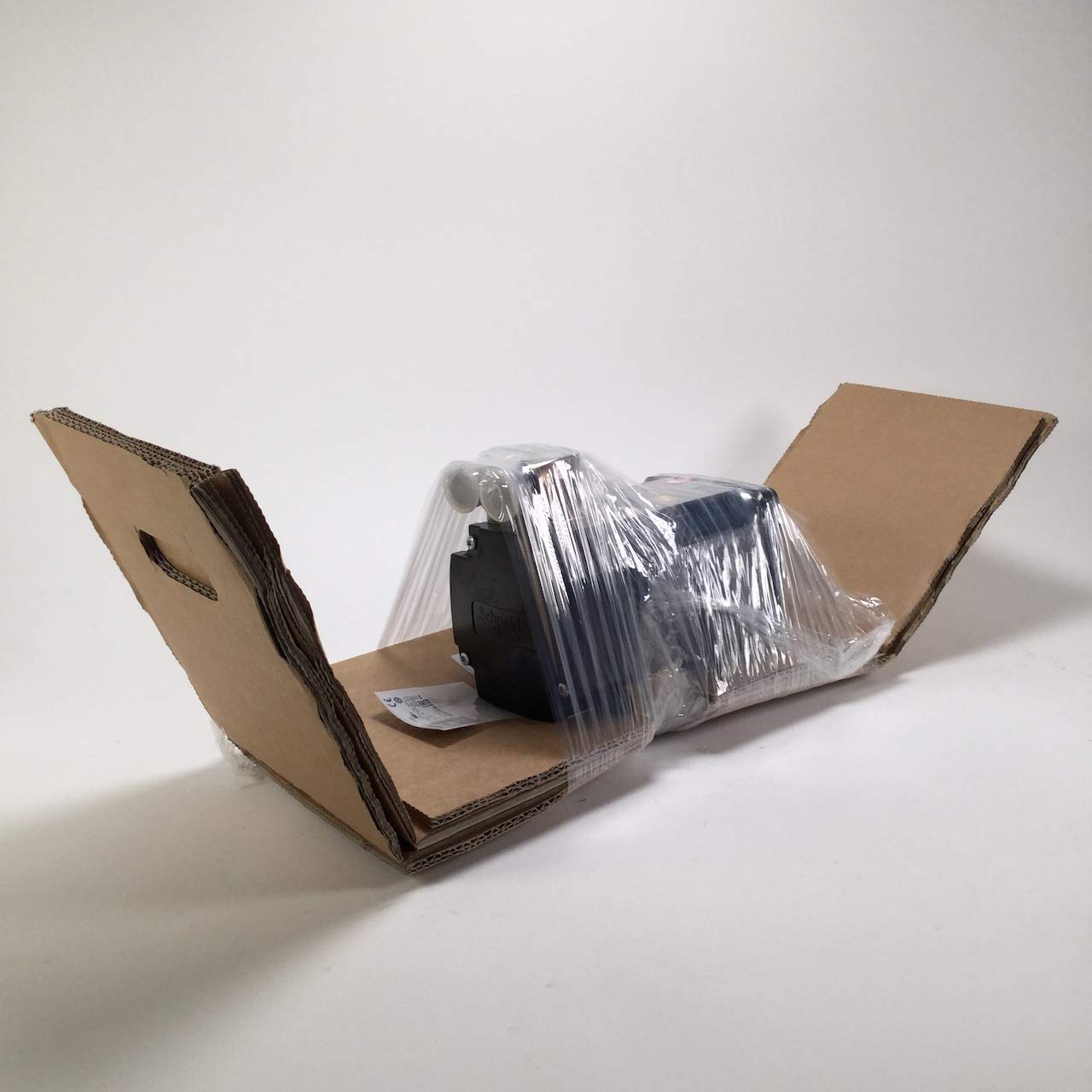 Schneider Elec Pia – DRV 03 06 – moteur 3,6 Nm IP54 lisse ST16 Frein coudé