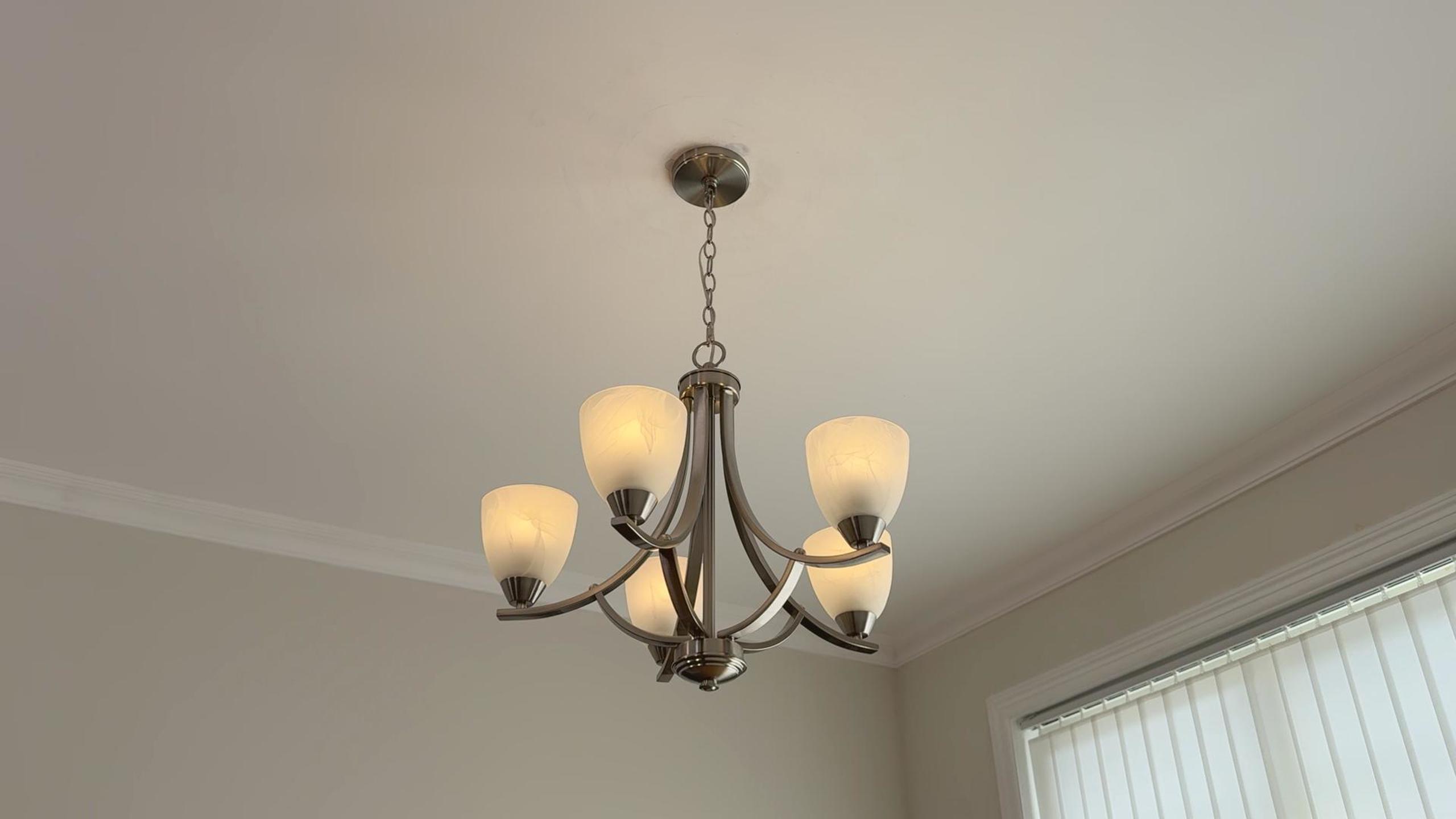 Image of Kira Home Weston 24 inch Large Modern Transitional 5-Light Chandelier