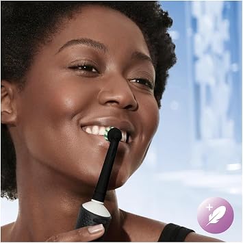 Oral-B Vitality Pro | Includes 1 brush head, electric toothbrush with 3 cleaning modes for dental care