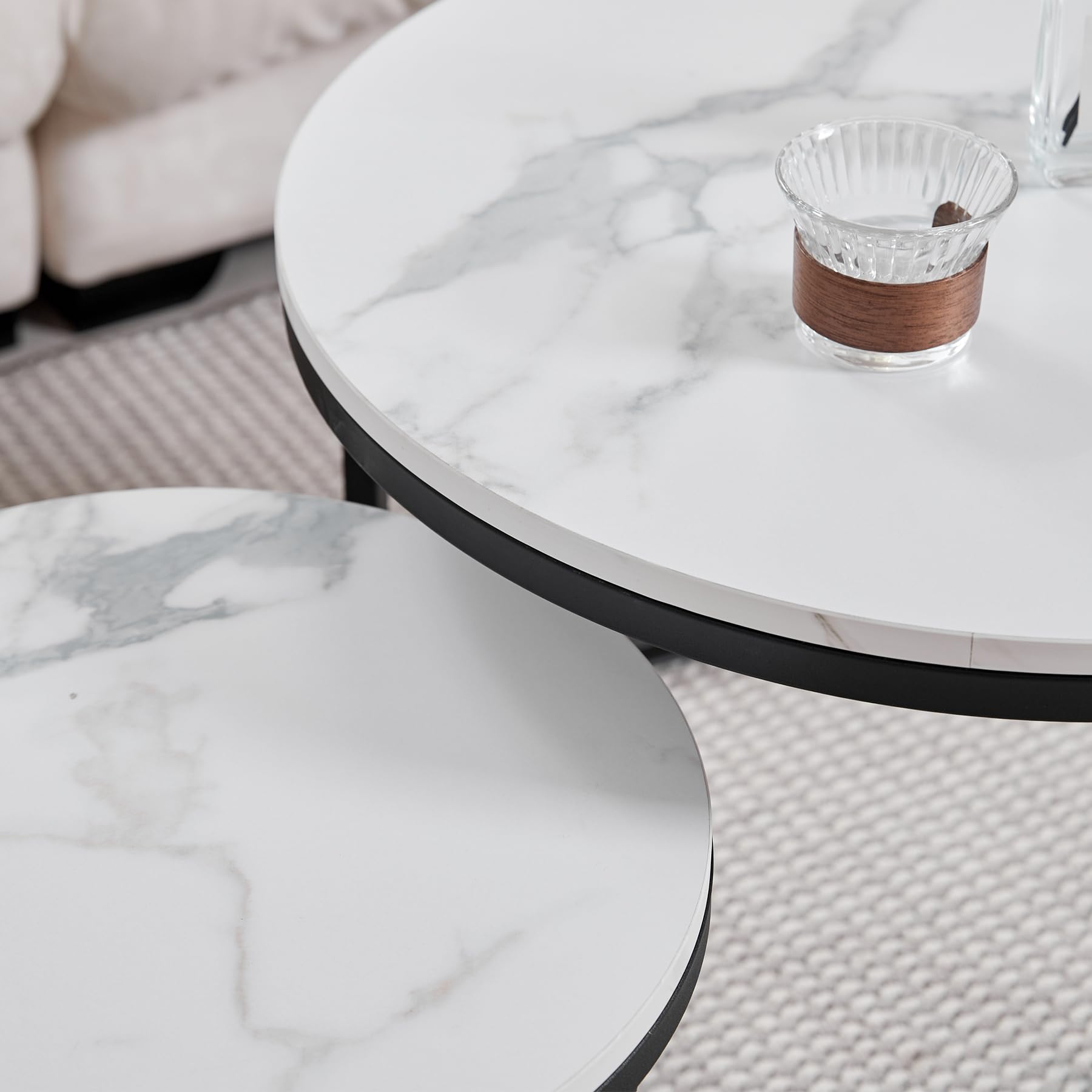 Set van 2 ronde stapelbare salontafels, stalen constructie, goud