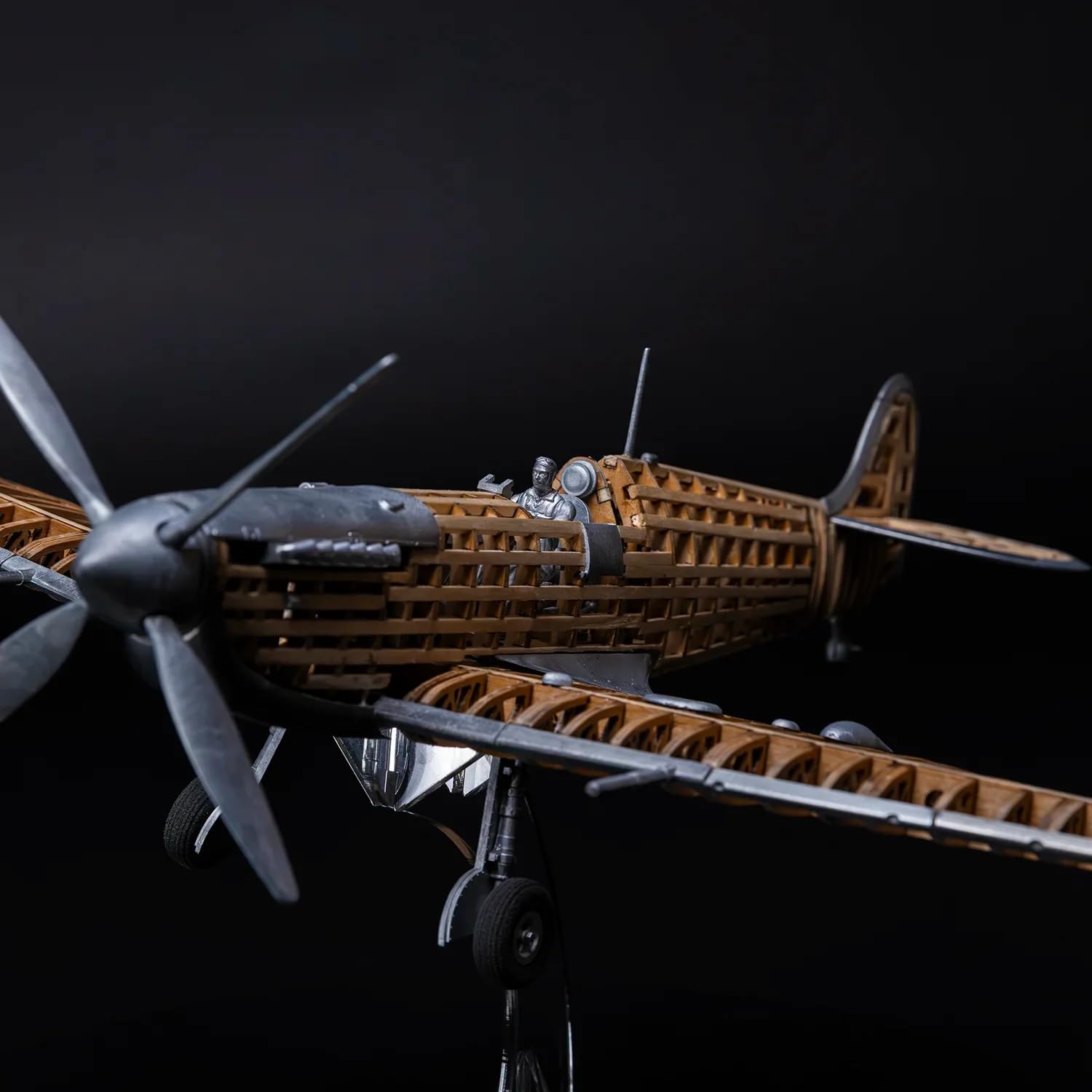 Occre Supermarine Spitfire Mk IXc EN398 – Zweiter Weltkrieg – Maßstab 1/24 – Bausatz aus Holz und Metall