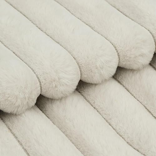 Miniatura 4 de MADIZZ Juego de 2 fundas de almohada decorativas de felpa de lana sintética de 18x18 pulgadas, color blanco grisáceo, esponjosas, a rayas, suaves,